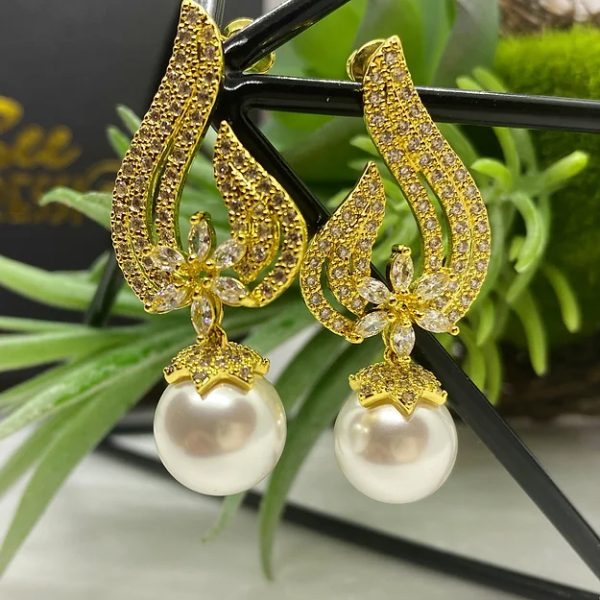 Ace Pearl Earrings Gold