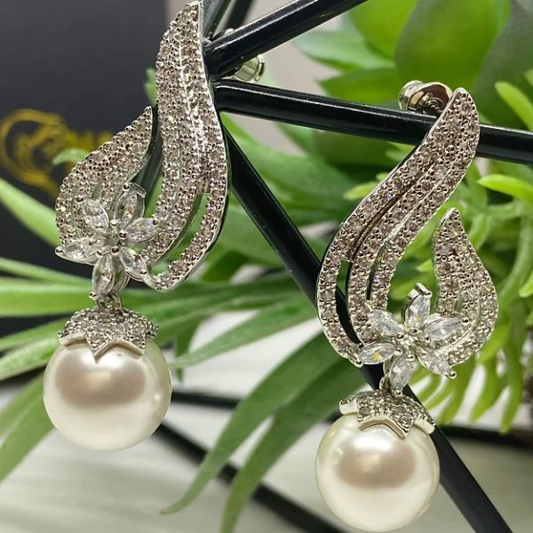 Ace Pearl Earrings Silver