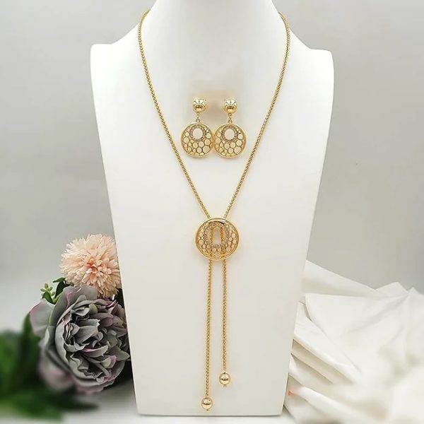 The Circle Necklace Set
