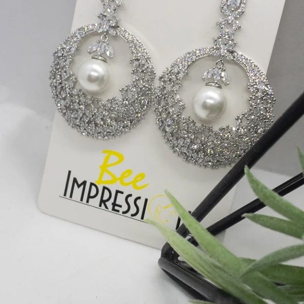 Luxury Cubic Zirconia Pearl Earring (Silver)