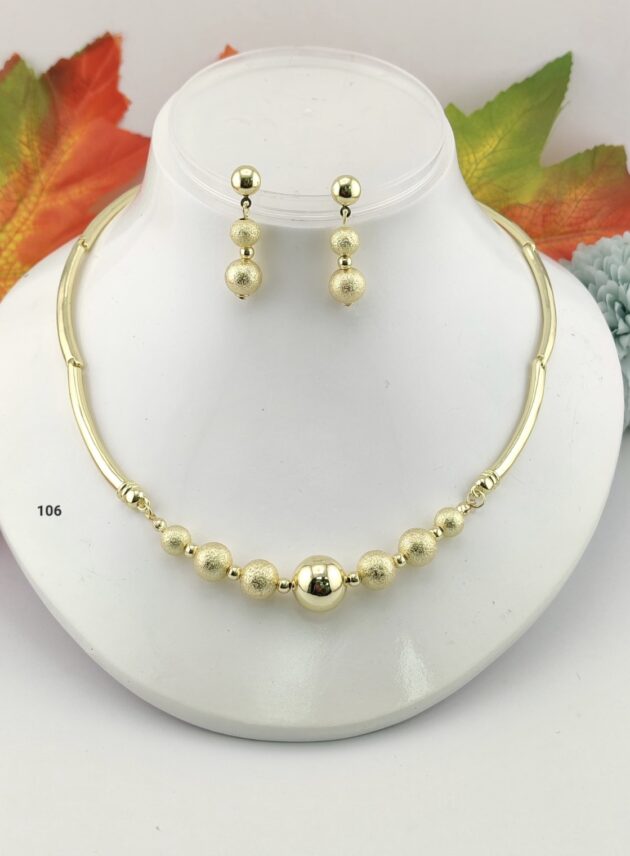 Kamila Gold Bead Set